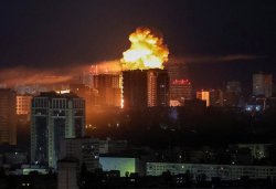 Тежка нощ на удари: Жертви в Днепър, ранените в Киев, пожар в руски нефтозавод