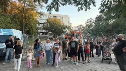 Жива верига спря багерите край Марица: Пловдивчани блокираха строеж