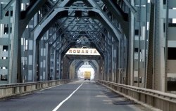 Букурещ отмени таксите на Дунав мост
