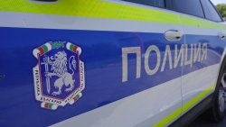 Кола е смазана между два тролея на бул. &bdquo;Гешов&ldquo;: Oгромно задръстване в София