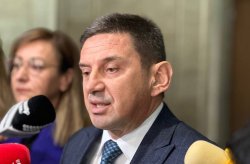 ДПС настоява Шишков и Донев да обяснят оскъпяването на поръчките за мантинели (ВИДЕО)