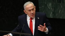 Нетаняху загатна за &bdquo;много голяма изненада&ldquo; за Палестинската автономия след смъртоносна атака край Хеброн