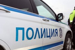 19-годишен шофьор се заби в дърво край Твърдица: Ранени са 17-годишно момиче и 13-годишно момче