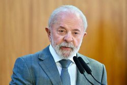 Лула към избирателите: Или бразилското знаме, или американското
