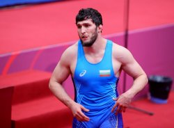 Ахмед Батаев отпадна след драматичен обрат и загуба, България приключи световното с три медала