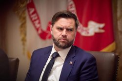 Ванс към Ватикана: Стойте далеч от САЩ, Тръмп решава политиката