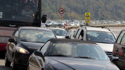 Камион блокира &bdquo;Витиня&ldquo;: Tрафикът към София минава по две ленти