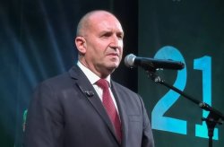 Киев към Радев: Не блокирайте помощта на ЕС за Украйна