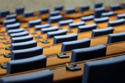 &ldquo;Маркет Линкс&rdquo;: Радев води пред ГЕРБ с близо 12%, в НС влизат 5 партии