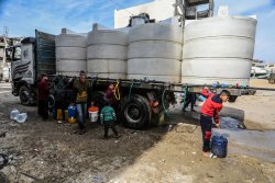 УНИЦЕФ: Двама наши шофьори са убити при израелски обстрел в Газа