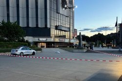 От последната минута: Мъж почина внезапно на НДК (18+ СНИМКА)