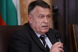 Проф. Георги Вълчев ректор или министър е по закон?