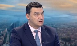 Владо Николов: Обсъжда се съкращаване на майчинството при условие за повече ясли