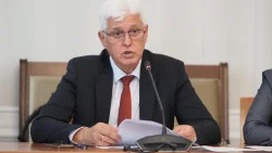 Димитър Стоянов: Дадохме на Украйна 13 пакета помощ, повече оръжие от армията няма да има