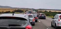 Ремонти и аварирал камион блокираха &bdquo;Тракия&ldquo;: Километрични тапи и поредица от леки удари