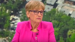 Комитова за &bdquo;Баба Алино&ldquo;: Не може 100 апартамента да се появят в горски фонд и никой да не реагира