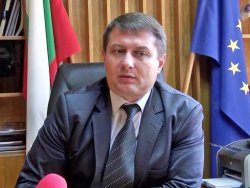 НАГЛОСТ: Бившият шеф на МВР Хасково продължава да кадрува в Областната дирекция, пробутва своя близка на работа в полицията