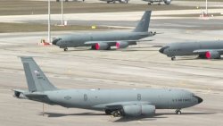 Последният американски военен самолет напусна България