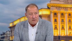 Ангел Найденов: Самолетите на САЩ в Безмер не правят България страна във войната