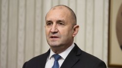 Първите сто дни на Румен Радев &ndash; трудна работа над грешките на другите